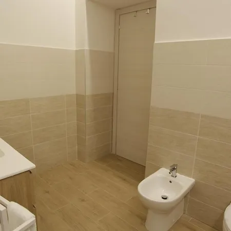 La Colonna فندق مبيت وإفطار 3*
